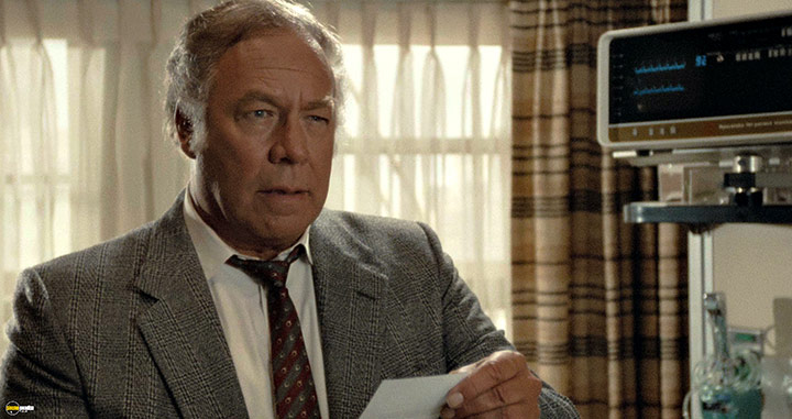 A still #4 from The Naked Gun: From the Files of Police Squad! (1988)