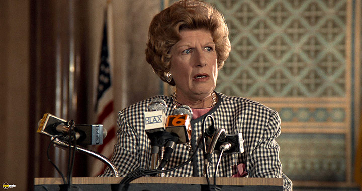 A still #15 from The Naked Gun: From the Files of Police Squad! (1988)