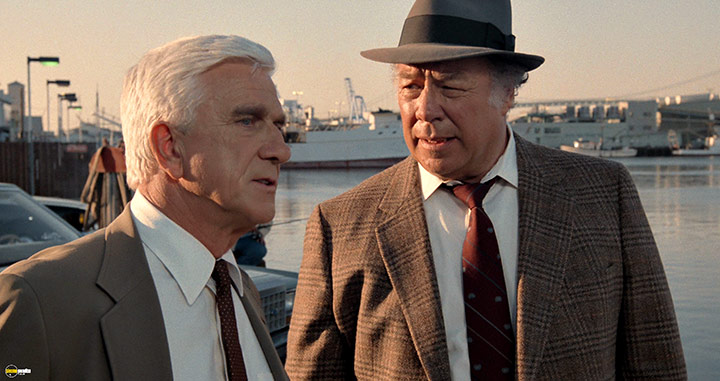 A still #13 from The Naked Gun: From the Files of Police Squad! (1988)
