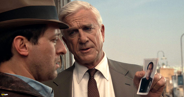 A still #10 from The Naked Gun: From the Files of Police Squad! (1988)