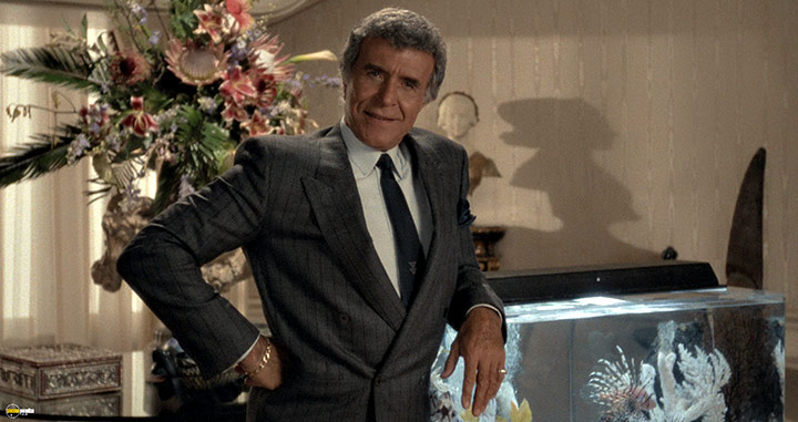 A still #23 from The Naked Gun: From the Files of Police Squad! (1988)