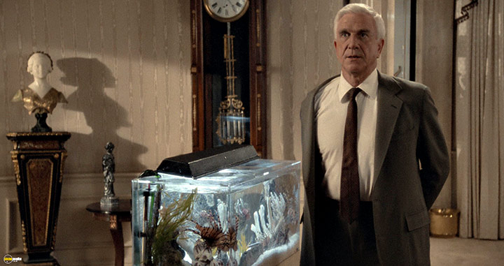 A still #60 from The Naked Gun: From the Files of Police Squad! (1988)