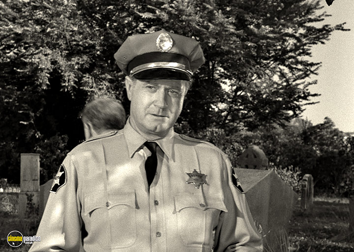 A still #64 from The Twilight Zone: Series 4 (1963)
