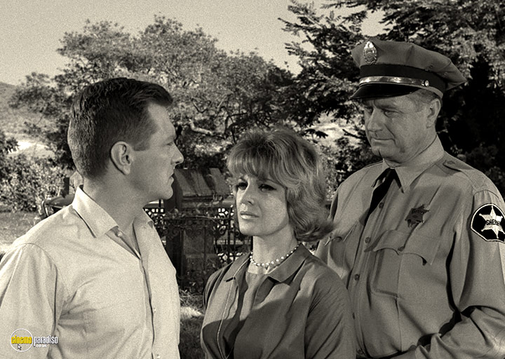 A still #63 from The Twilight Zone: Series 4 (1963)