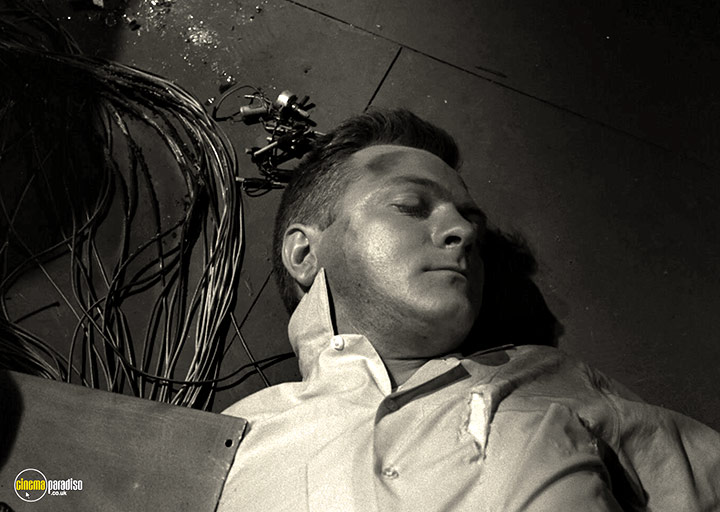 A still #43 from The Twilight Zone: Series 4 (1963)