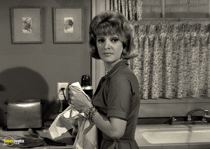 A still #39 from The Twilight Zone: Series 4 (1963)