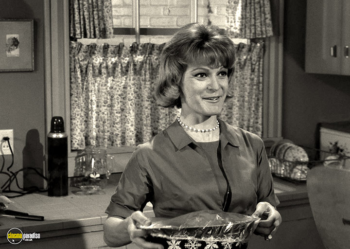A still #38 from The Twilight Zone: Series 4 (1963)