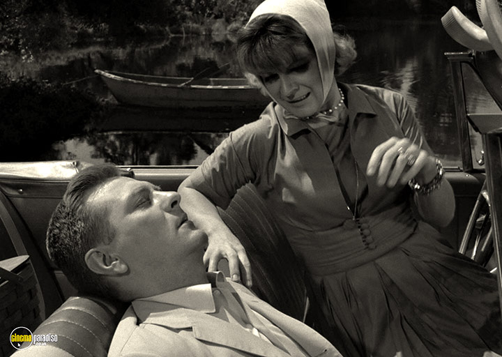 A still #35 from The Twilight Zone: Series 4 (1963)
