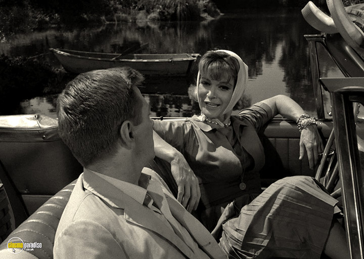 A still #33 from The Twilight Zone: Series 4 (1963)