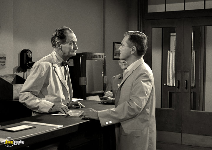 A still #31 from The Twilight Zone: Series 4 (1963)