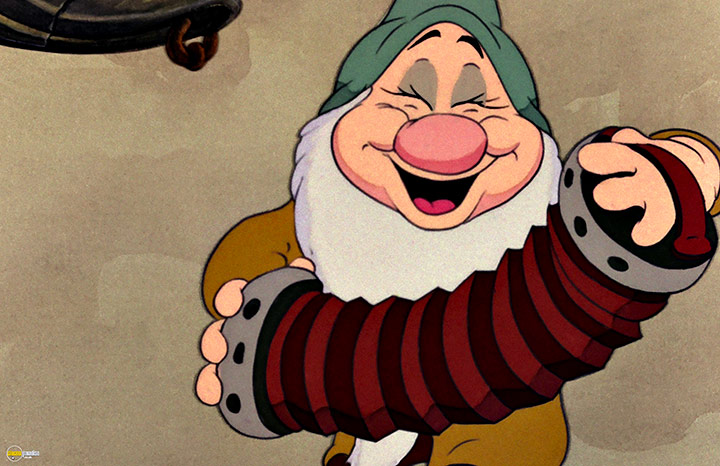 A still #21 from Snow White and the Seven Dwarfs (1937)