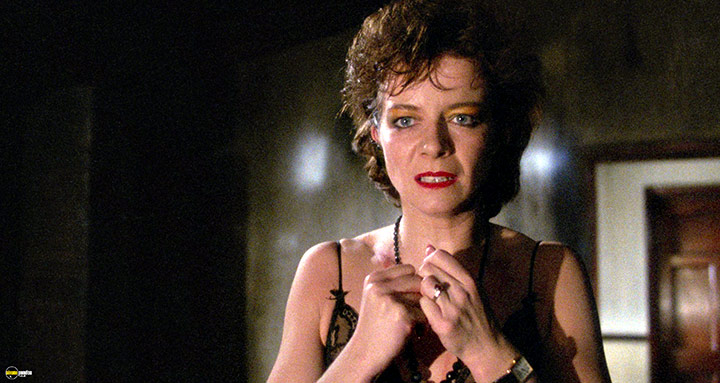 A still #25 from Hellraiser (1987)