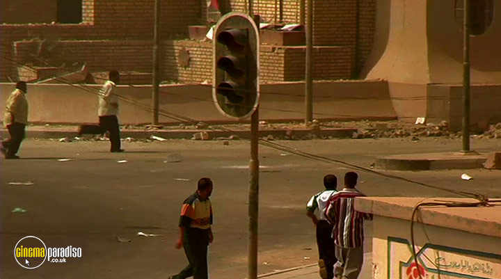 A still #4 from Iraq in Fragments (2006)