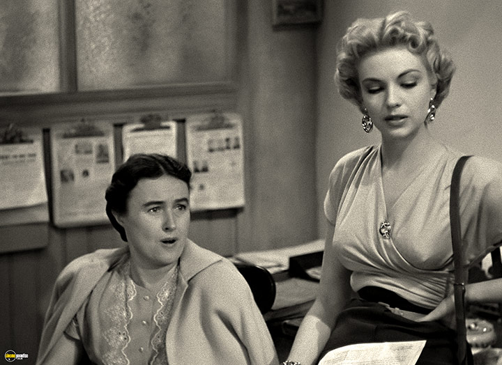 A still #10 from It Came from Outer Space (1953)