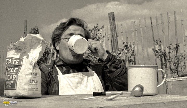 A still #14 from Ronnie Barker: A Home of Your Own (1964)