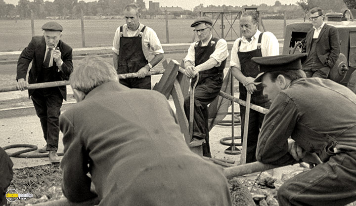 A still #15 from Ronnie Barker: A Home of Your Own (1964)