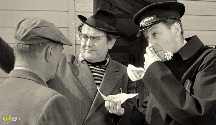 A still #12 from Ronnie Barker: A Home of Your Own (1964)