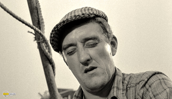 A still #32 from Ronnie Barker: A Home of Your Own (1964)