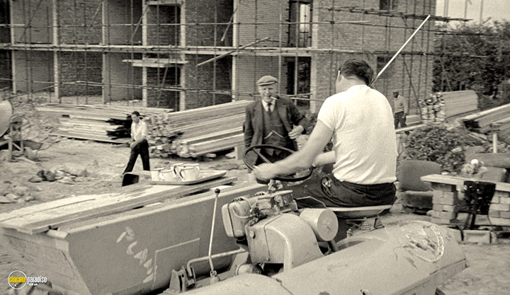 A still #36 from Ronnie Barker: A Home of Your Own (1964)