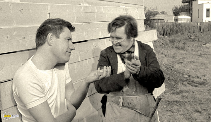 A still #43 from Ronnie Barker: A Home of Your Own (1964)