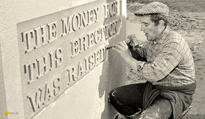 A still #44 from Ronnie Barker: A Home of Your Own (1964)