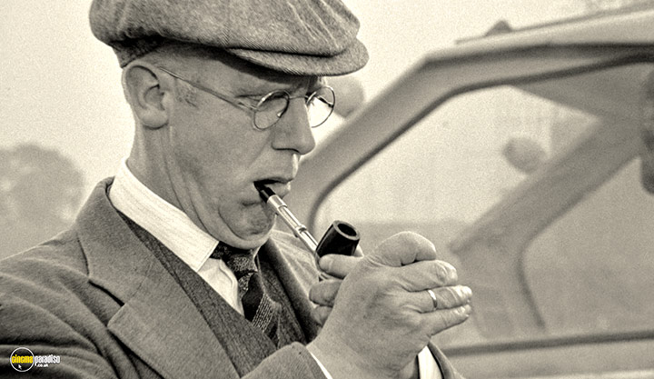 A still #46 from Ronnie Barker: A Home of Your Own (1964)