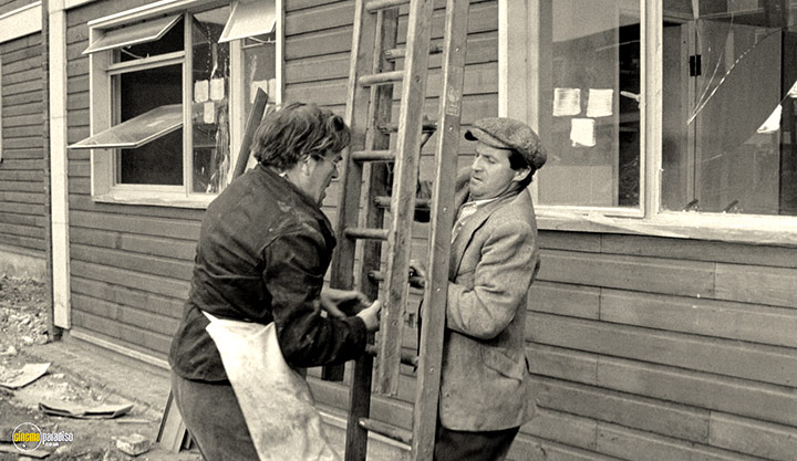 A still #48 from Ronnie Barker: A Home of Your Own (1964)
