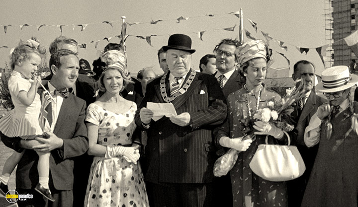 A still #11 from Ronnie Barker: A Home of Your Own (1964)
