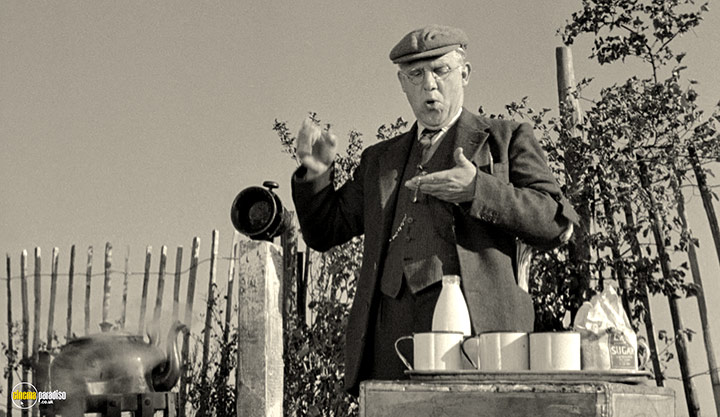 A still #3 from Ronnie Barker: A Home of Your Own (1964)
