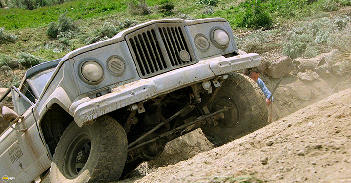A still #17 from Tremors 2 (1996)