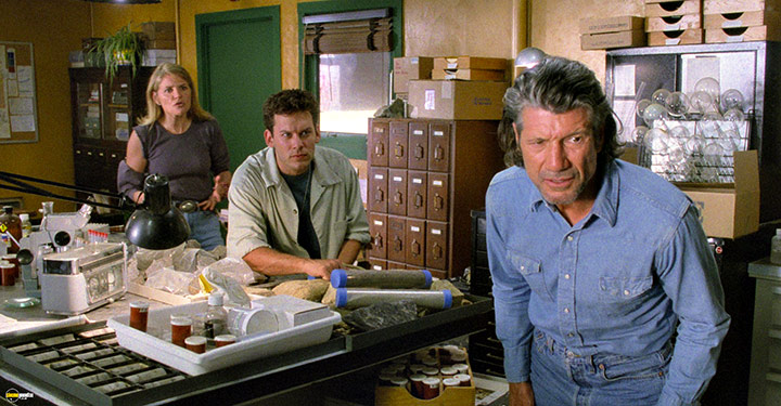A still #43 from Tremors 2 (1996)