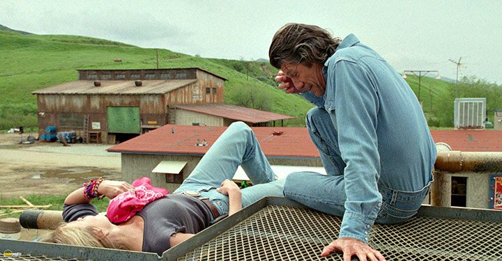 A still #54 from Tremors 2 (1996)