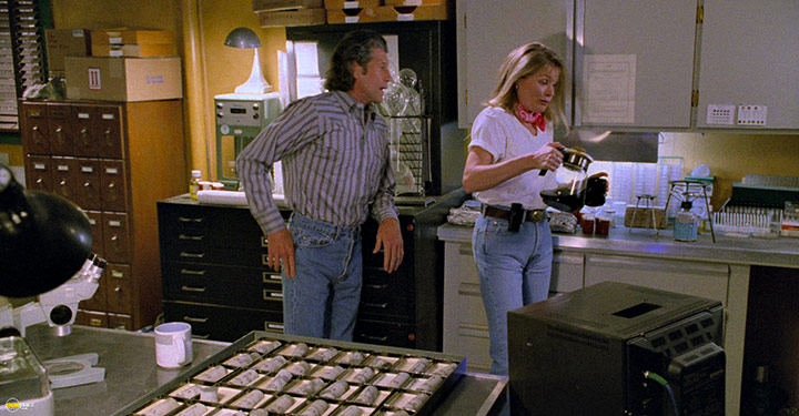 A still #70 from Tremors 2 (1996)