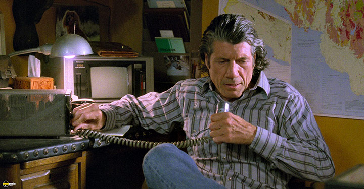 A still #79 from Tremors 2 (1996)