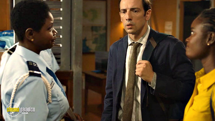 A still #17 from Death in Paradise: Series 13 (2024)
