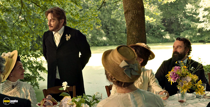 A still #27 from The Taste of Things (2023)