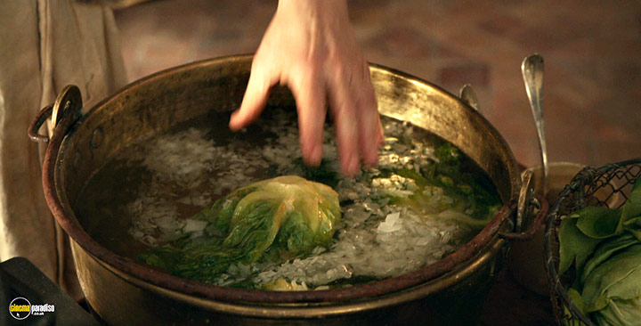 A still #38 from The Taste of Things (2023)