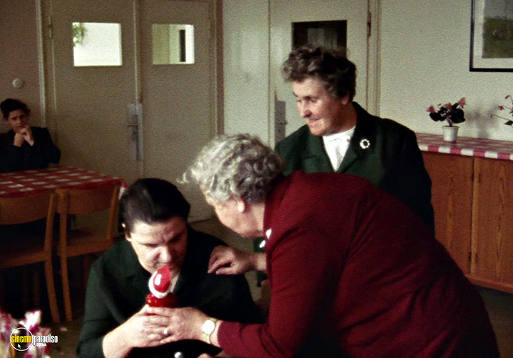 A still #15 from Land of Silence and Darkness (1971)