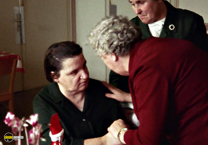 A still #25 from Land of Silence and Darkness (1971)