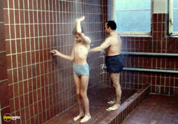 A still #35 from Land of Silence and Darkness (1971)