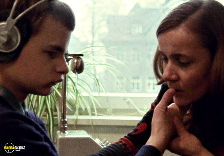 A still #48 from Land of Silence and Darkness (1971)