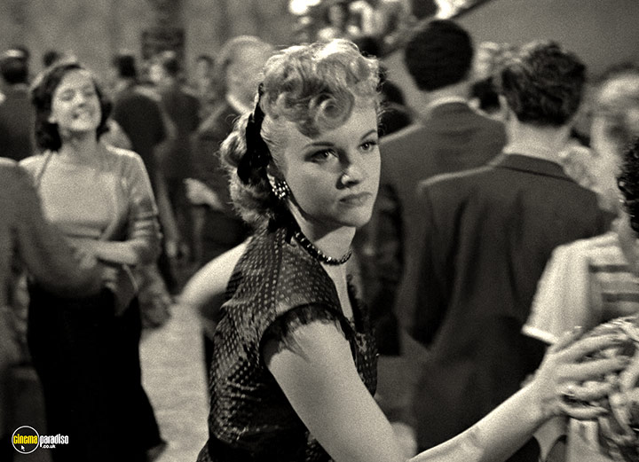 A still #20 from Pool of London (1951)