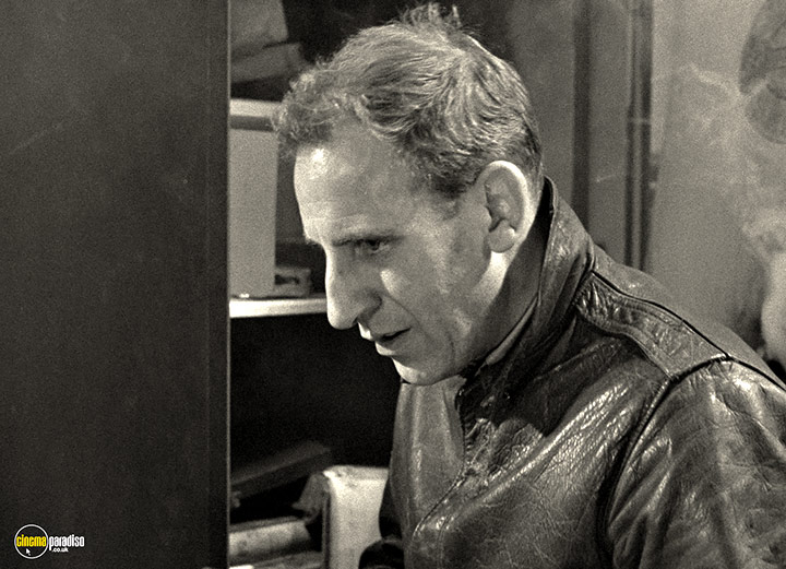 A still #4 from Pool of London (1951)