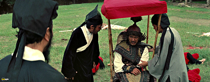 A still #19 from The Valiant Ones (1975)