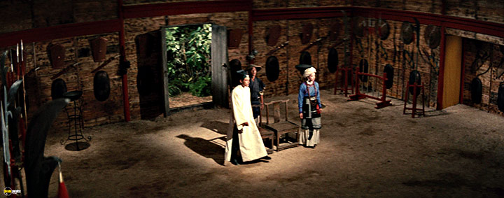 A still #52 from The Valiant Ones (1975)