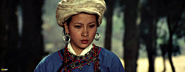 A still #16 from The Valiant Ones (1975)