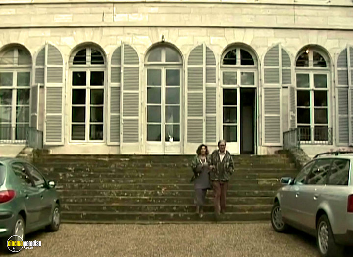 A still #18 from The Gleaners and I (2000)