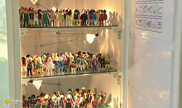 A still #46 from The Gleaners and I (2000)
