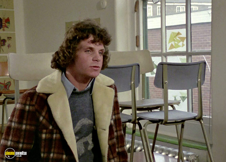 A still #19 from 28 Up (1984)