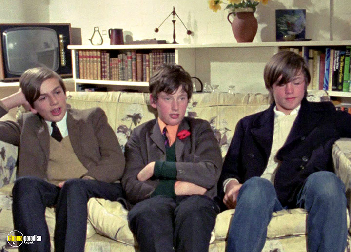 A still #32 from 28 Up (1984)